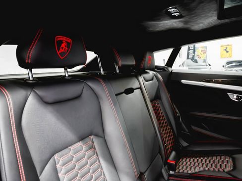 Used 2021 Lamborghini Urus image 23