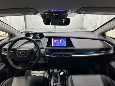 Used 2025 Toyota Prius XLE image 43