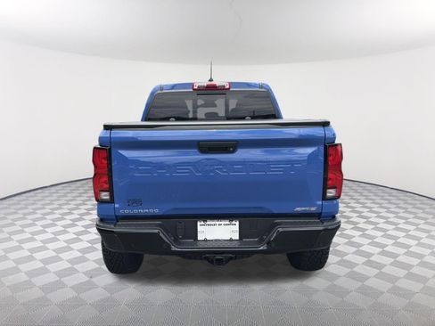 Used 2025 Chevrolet Colorado ZR2 w/ Technology Package AWD/4WD image 6