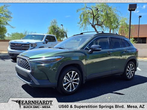 Used 2025 Toyota Corolla Cross XLE w/ Convenience Package FWD image 1