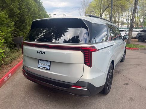 Used 2026 Kia Carnival SX Prestige image 4