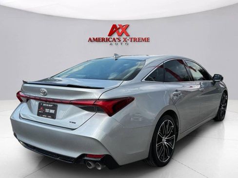 Used 2019 Toyota Avalon XSE image 5
