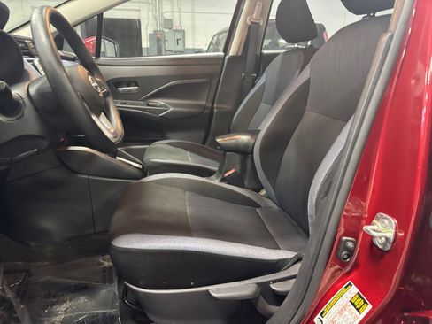 Used 2025 Nissan Versa SV image 35