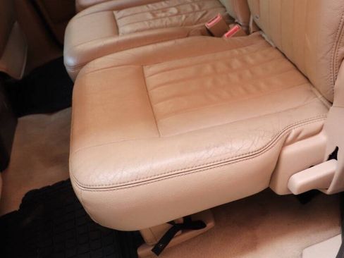 Used 2006 Lincoln Navigator Luxury RWD image 41