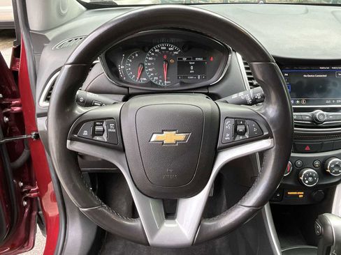 Used 2021 Chevrolet Trax LT w/ Sport Edition image 11