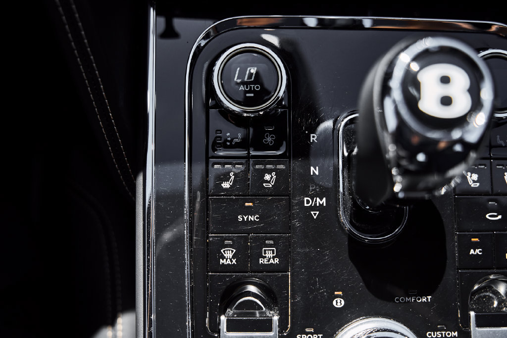 Used 2024 Bentley Flying Spur V8 AWD/4WD image 71