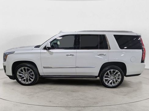 Used 2017 Cadillac Escalade Premium Luxury image 2