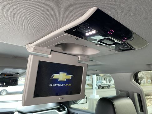 Used 2019 Chevrolet Suburban LT image 36