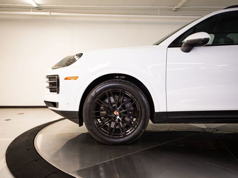 Certified 2026 Porsche Cayenne AWD/4WD image 11