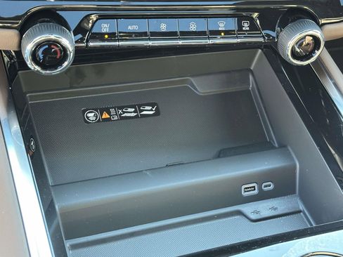 New 2026 Chevrolet Tahoe High Country image 12