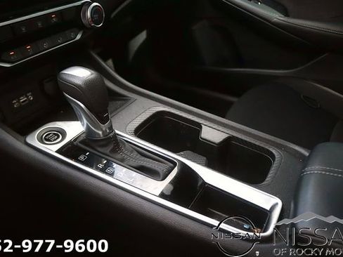 Used 2025 Nissan Sentra SV image 17