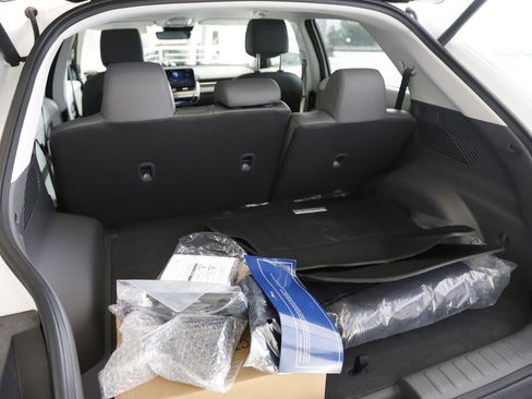 New 2026 Hyundai Ioniq 5 SEL image 4