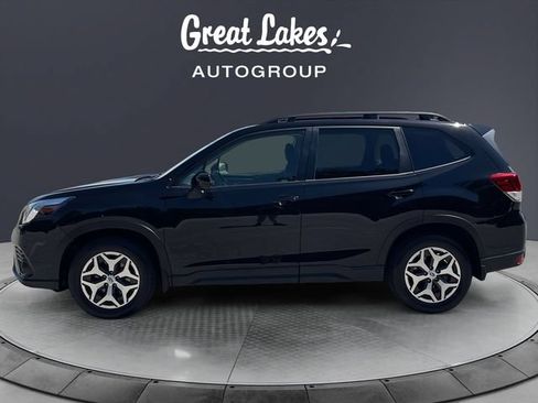 Used 2023 Subaru Forester Premium AWD/4WD image 2
