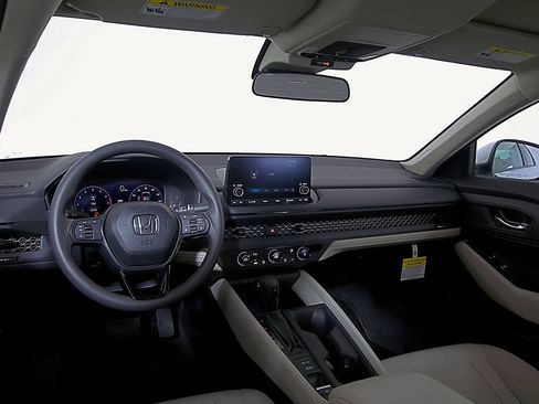 Used 2025 Honda Accord LX image 12