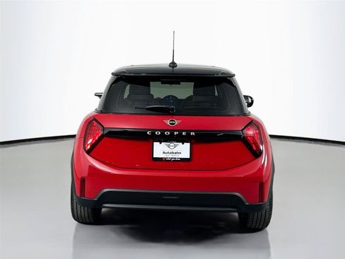 Used 2025 MINI Cooper 2-Door Hardtop FWD image 5
