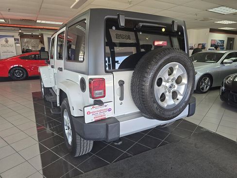 Used 2014 Jeep Wrangler Unlimited Sahara w/ Connectivity Group image 5