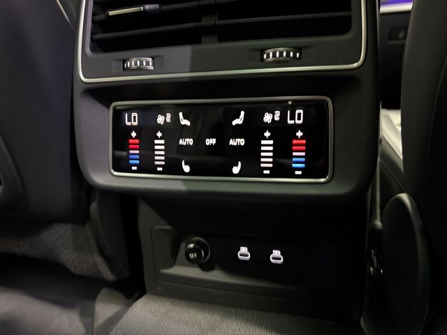 Used 2023 Audi Q7 2.0T Premium Plus w/ Premium Plus Package AWD/4WD image 34