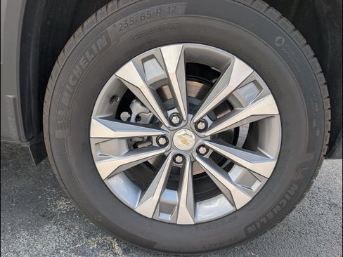 Used 2025 Chevrolet Equinox LT AWD/4WD image 11