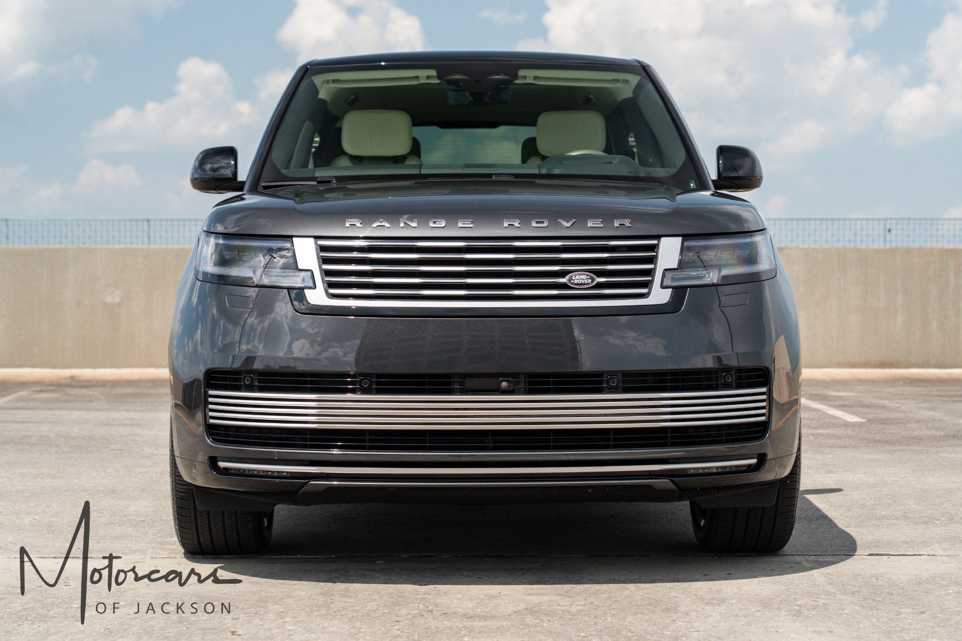 Used 2025 Land Rover Range Rover SV AWD/4WD image 6