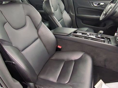 Used 2024 Volvo S60 B5 Core image 22