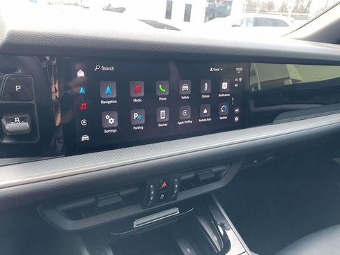 Used 2024 Porsche Cayenne image 40