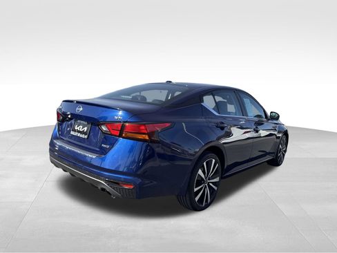 Used 2021 Nissan Altima 2.5 SR w/ SR Premium Package image 5