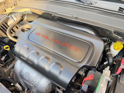 Used 2015 Jeep Renegade Limited AWD/4WD image 79