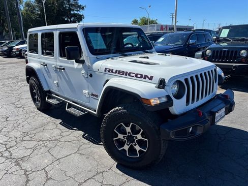 Used 2018 Jeep Wrangler Unlimited Rubicon AWD/4WD image 2