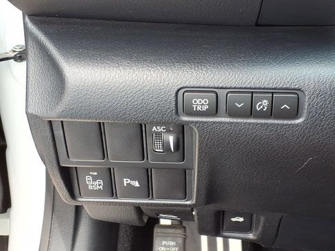 Used 2016 Lexus RC 200t RWD image 34