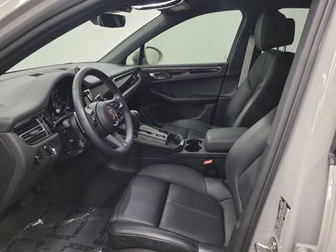 Used 2024 Porsche Macan AWD/4WD image 19