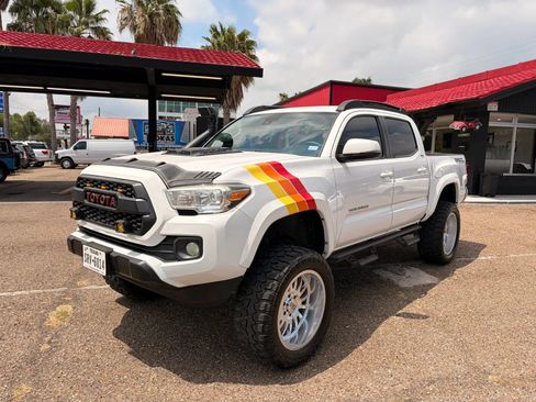Used 2019 Toyota Tacoma SR5 RWD image 3