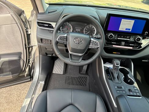 New 2026 Toyota Highlander XLE AWD/4WD image 20