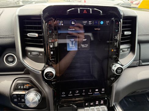 Used 2023 RAM 1500 Laramie AWD/4WD image 22