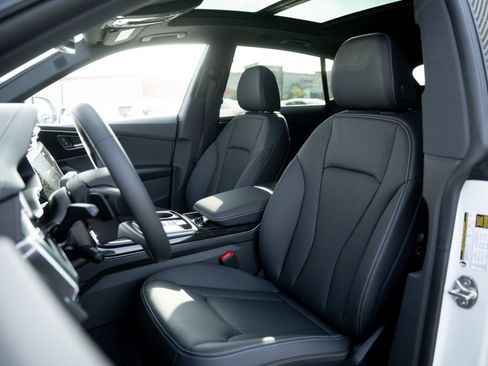 New 2026 Audi Q8 Premium image 16