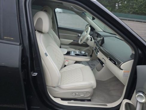 Used 2024 Genesis GV60 Performance image 13