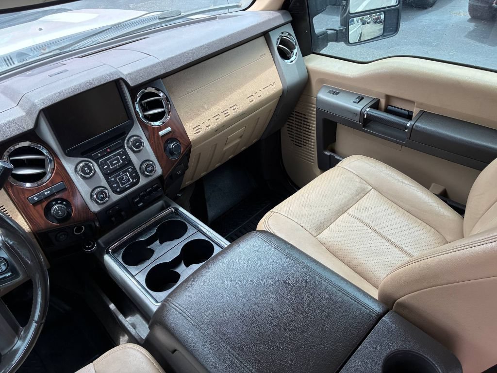 Used 2016 Ford F250 Lariat w/ Lariat Ultimate Package AWD/4WD image 18