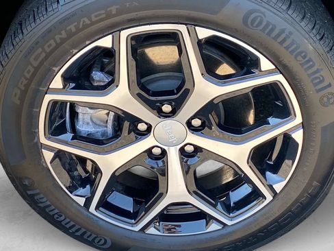 Certified 2024 Jeep Compass Limited AWD/4WD image 28