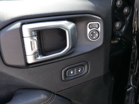Used 2021 Jeep Wrangler Unlimited Sahara AWD/4WD image 18