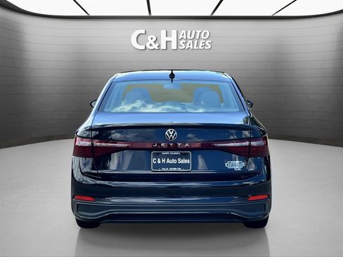 Used 2025 Volkswagen Jetta SE FWD image 8