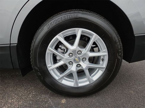 Certified 2024 Chevrolet Equinox LT image 32