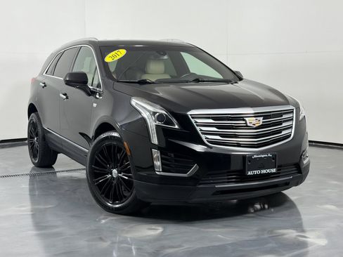 Used 2017 Cadillac XT5 FWD image 2