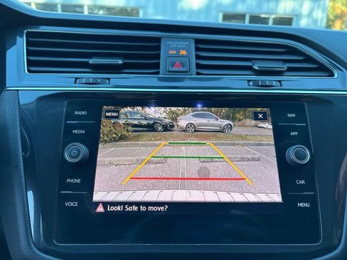 Used 2019 Volkswagen Tiguan SEL image 22