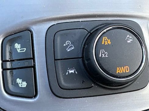 Used 2023 GMC Terrain AT4 AWD/4WD image 20