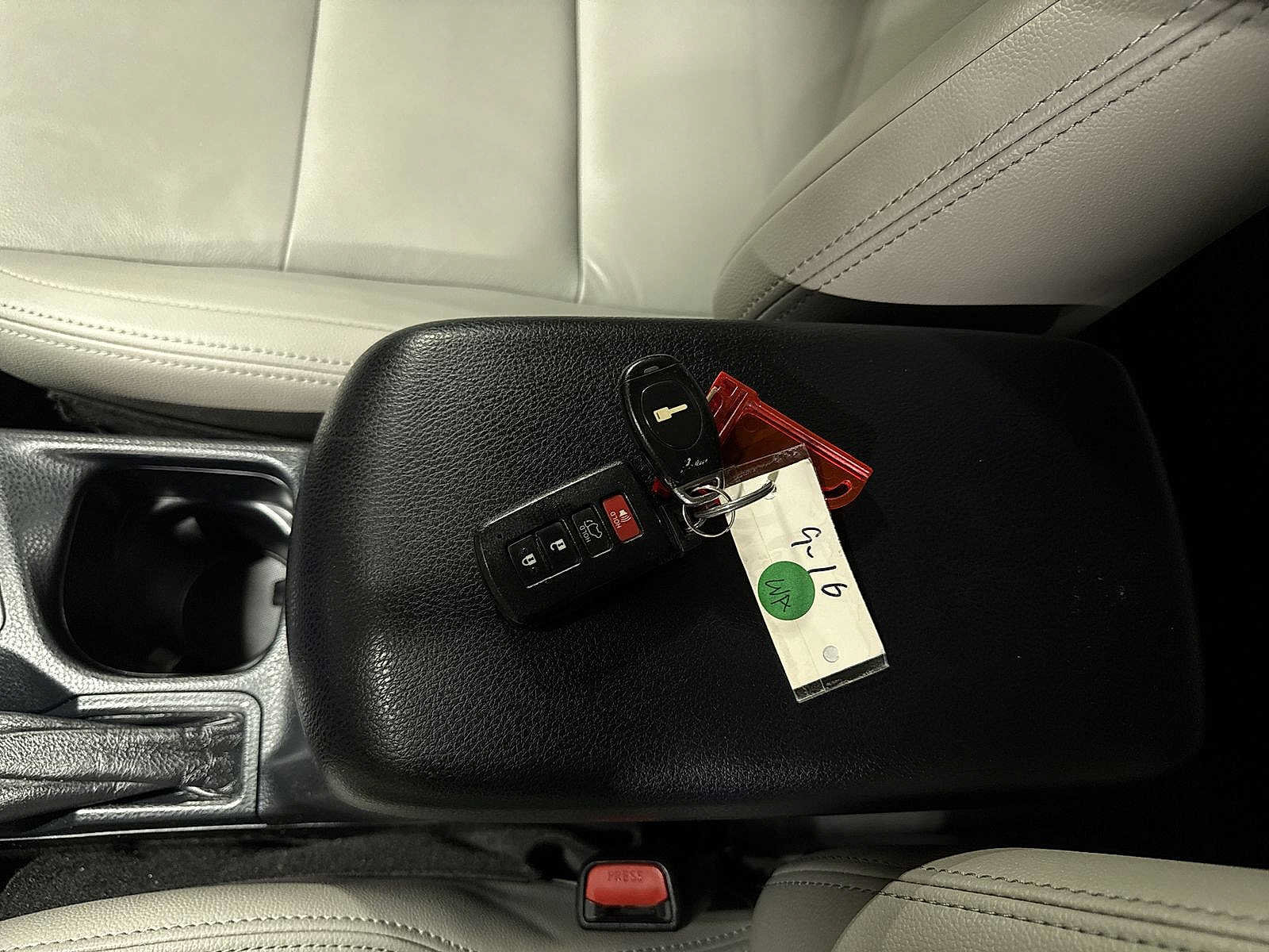 Certified 2016 Toyota RAV4 XLE AWD/4WD image 33