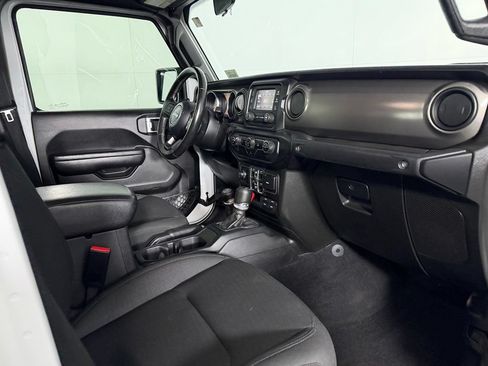 Used 2021 Jeep Gladiator Sport AWD/4WD image 15