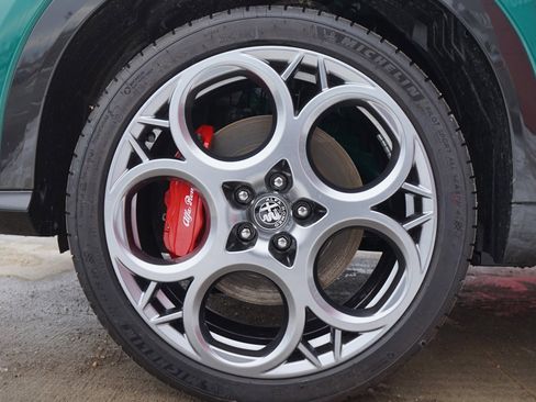 New 2024 Alfa Romeo Tonale Veloce image 7