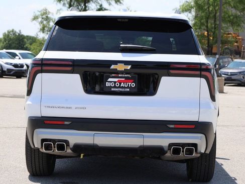 Used 2026 Chevrolet Traverse LT w/ Driver Confidence Package AWD/4WD image 10