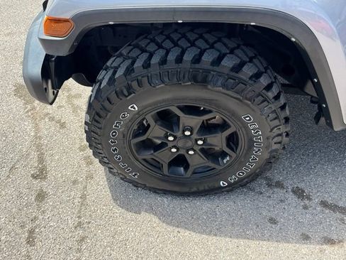 Used 2021 Jeep Gladiator Sport AWD/4WD image 7