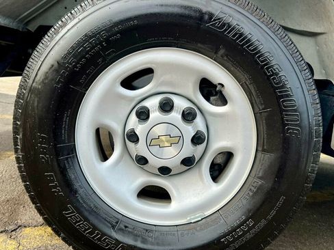 Used 2024 Chevrolet Express 2500 w/ Driver Convenience Package image 21