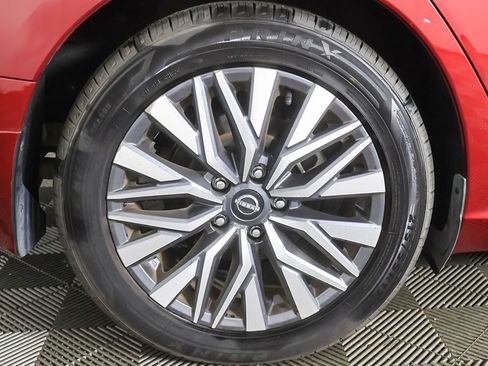 Used 2023 Nissan Altima 2.5 SV FWD image 17
